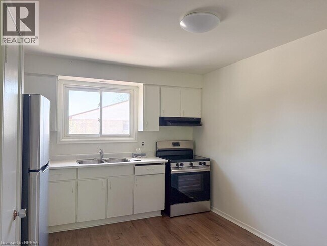Photo - 36 Graham Ave Unit 4