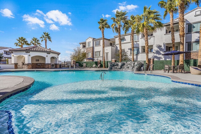 Pasa tus días soleados aquí - Cornerstone Park Apartamentos
