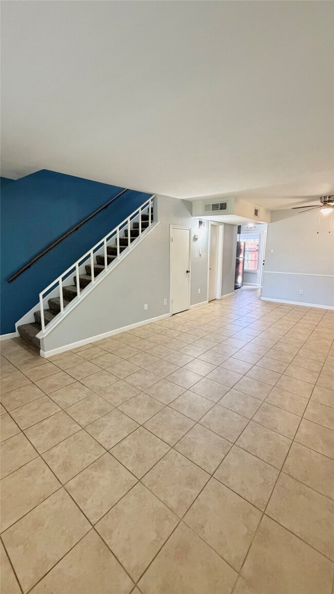 Photo - 5218 Milwee St Unidad 8