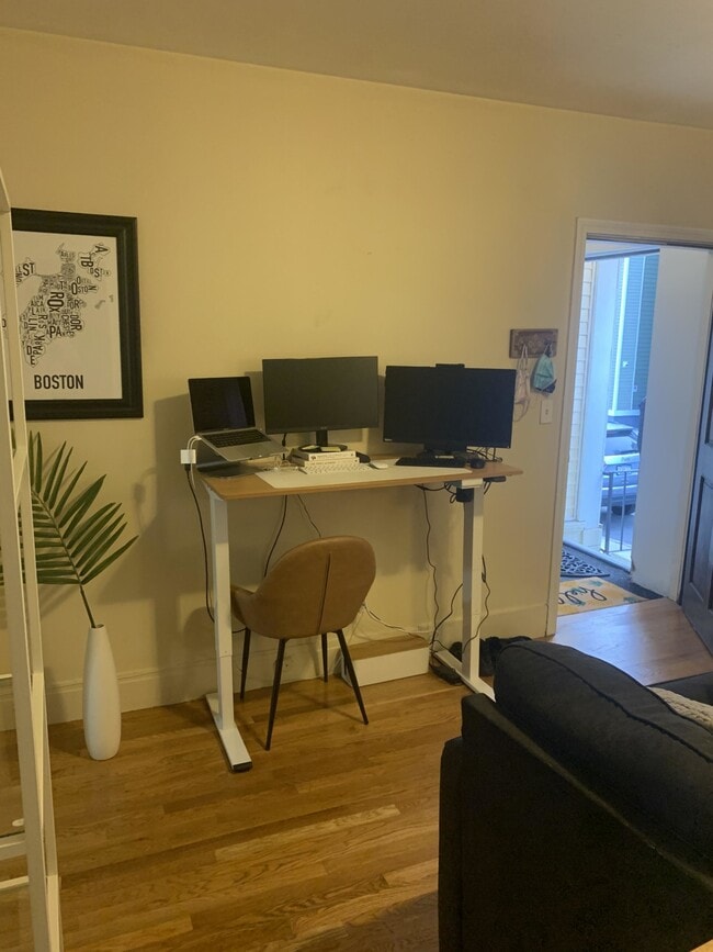 287 W 5th St Unit 1