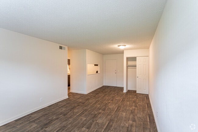 2BR, 1BA - 850 SF - Living Room