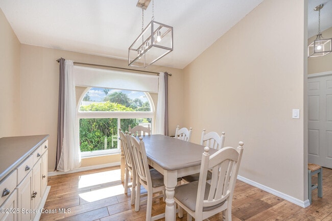 Photo - 1781 Radisson St NW