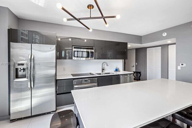 Photo - 31 SE 6th St Unidad 2101