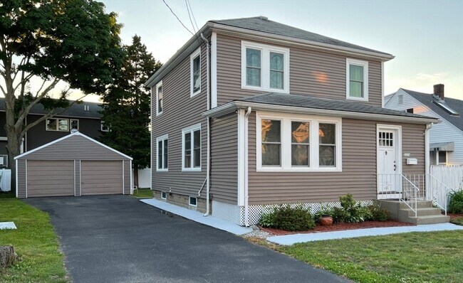 Building Photo - 247 Sycamore St