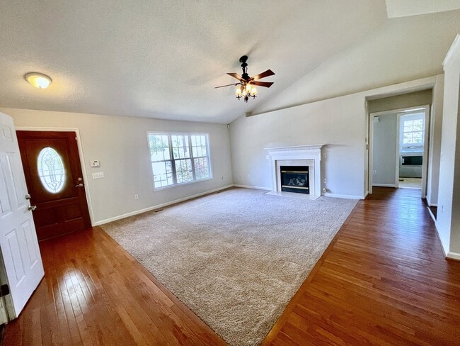 Photo - 160 Hunters Ridge