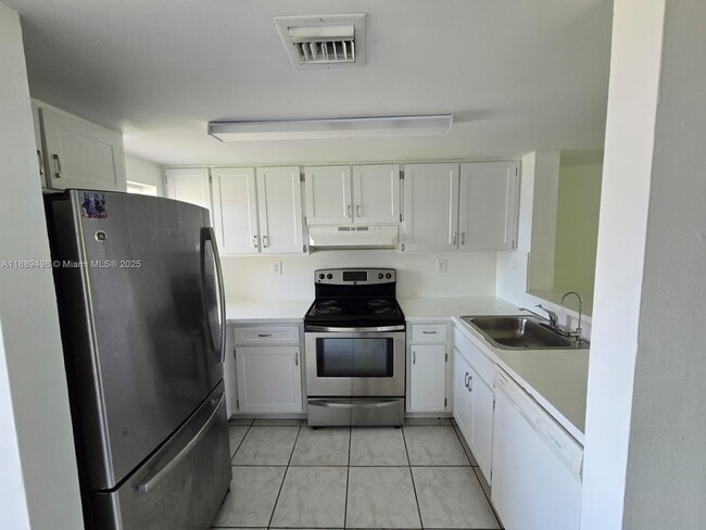 Photo - 2500 NW 28th St Unit 708-7