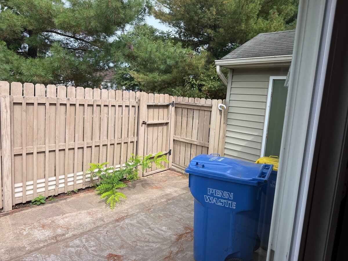 Photo - 163 Easterly Dr
