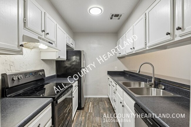 Photo - 709 Stonecroft Cir