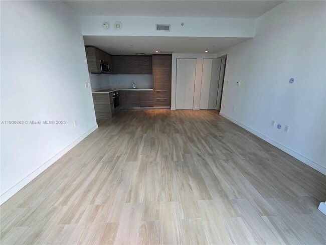 Photo - 1300 S Miami Ave Unidad 4107