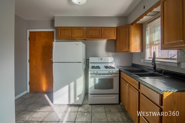 Photo - 13027 Seeley Ave Unidad 6