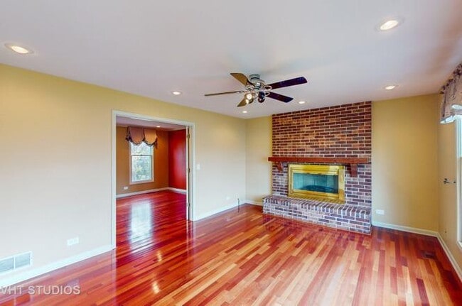 Photo - 712 N Victoria Dr