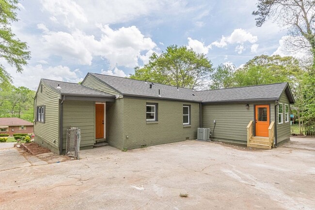 Photo - 525 Rosemont Dr