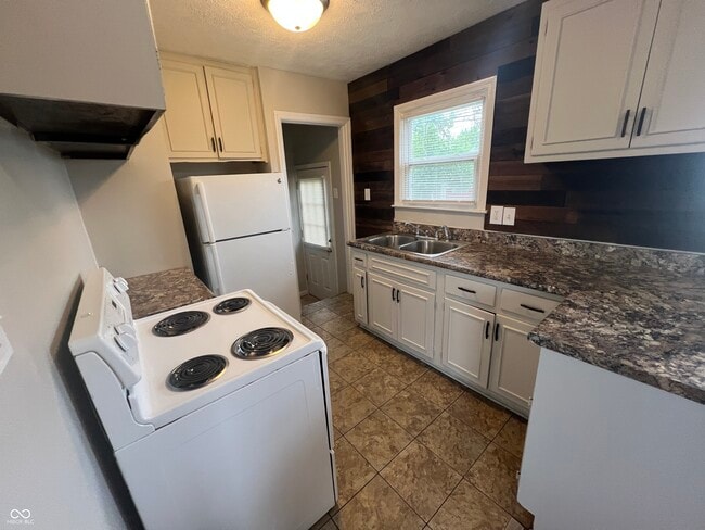 Photo - 5322 E 19th Pl