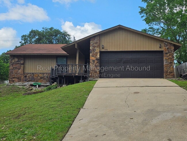 Photo - 18341 Woodcrest Ln