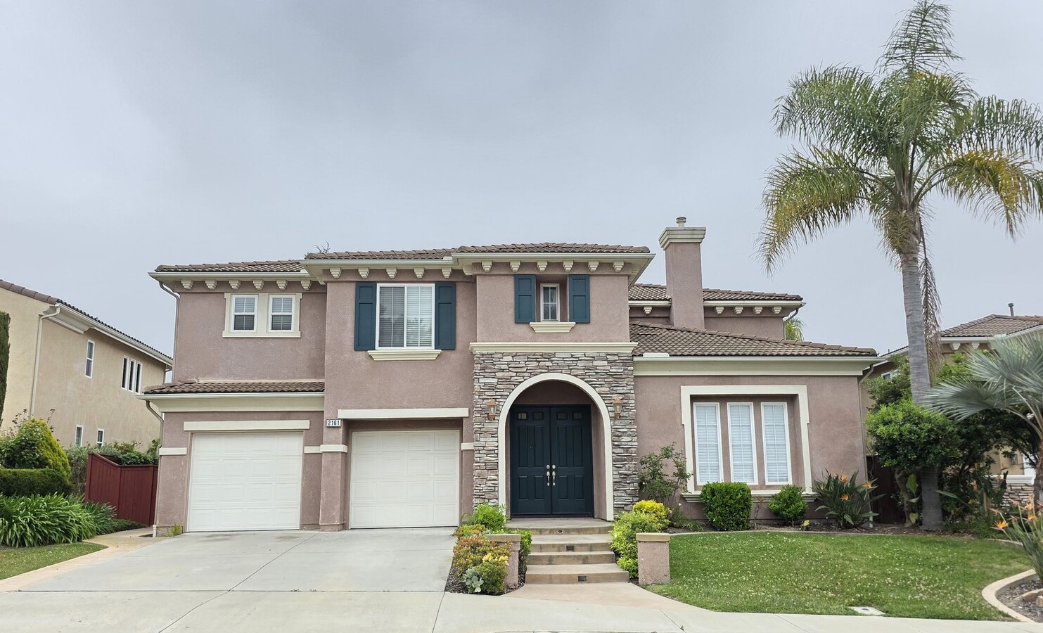 Large lovely home with amazing views! July... - Large lovely home with amazing views! July...