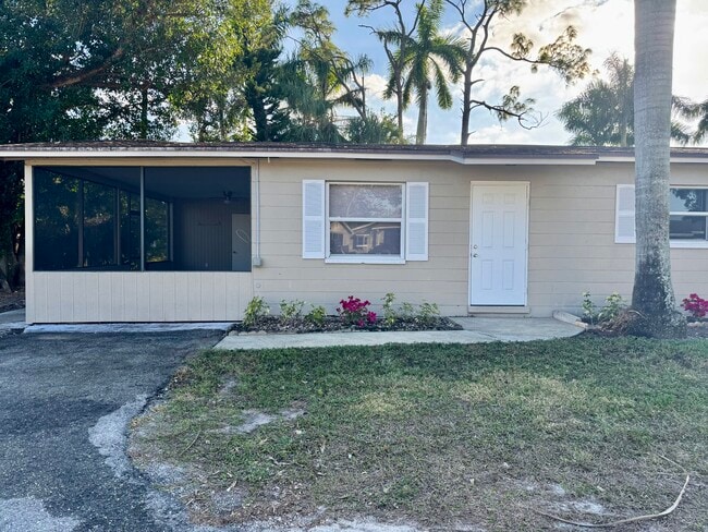 Building Photo - 77 2nd St Unit 77