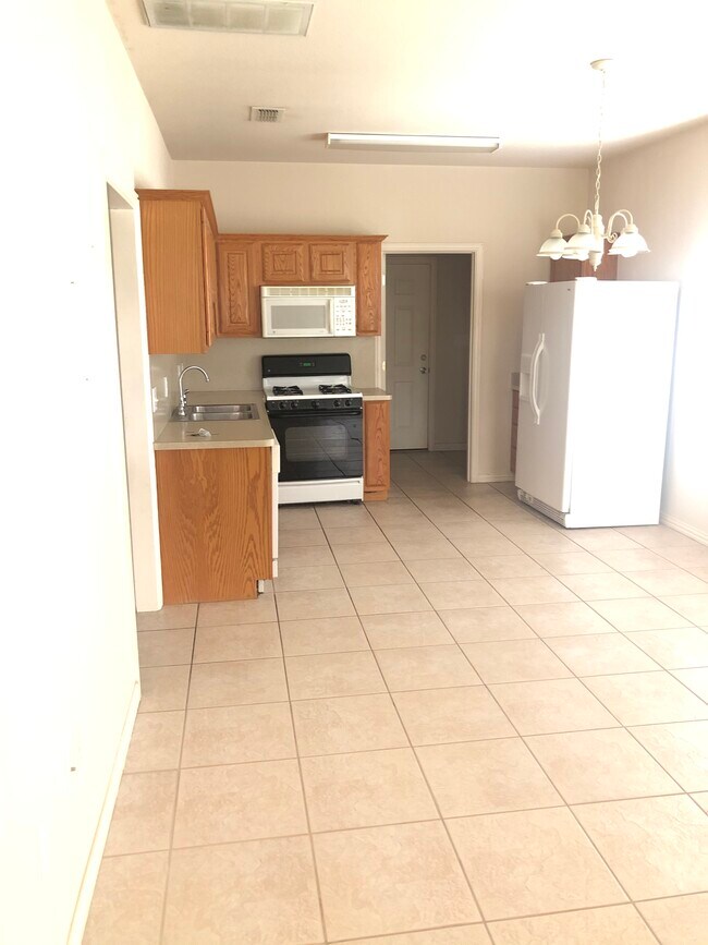 Photo - 213 N Prairie St