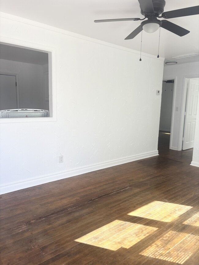 Photo - 3049 NE 15th St