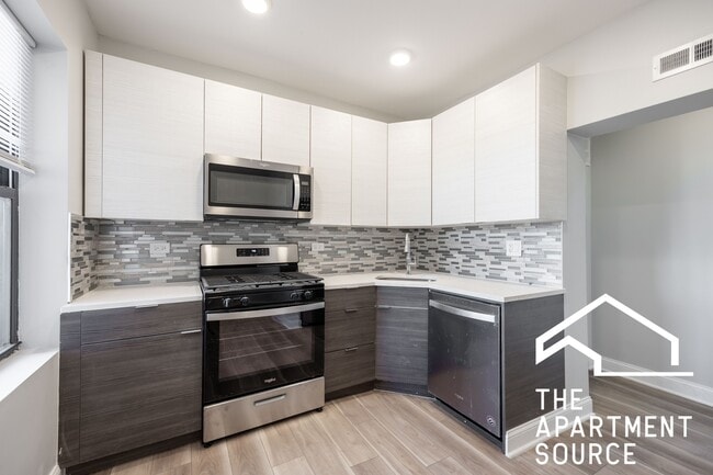 Building Photo - 6148 N Francisco Ave Unit 3A