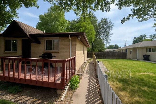 Building Photo - 5366 S Huron St Rental