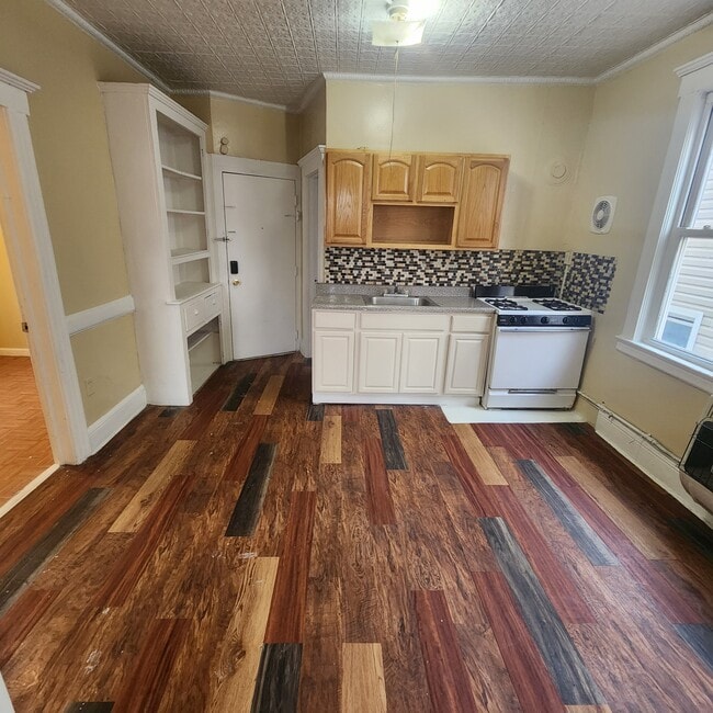 Photo - 13 Brinkerhoff Pl Apartments Unit 2