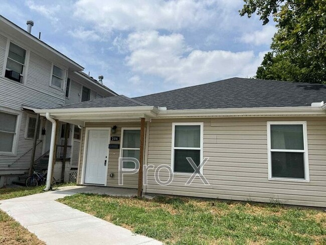 Photo - 206 N Wall Ave