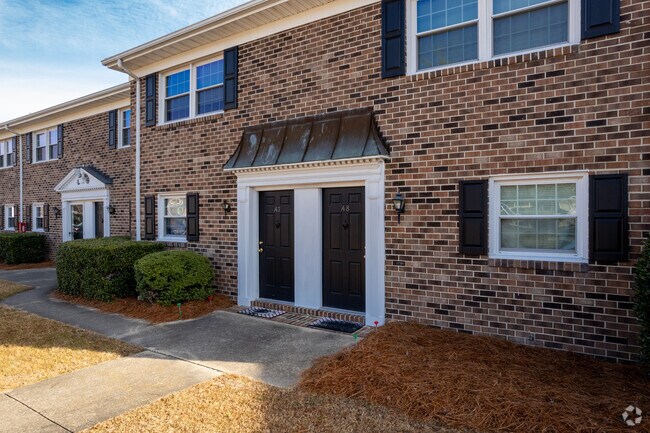 Georgetowne Apartments @ 405 Speight Ave