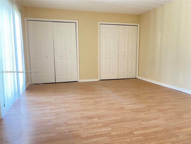 Photo - 1425 Harvard Ln