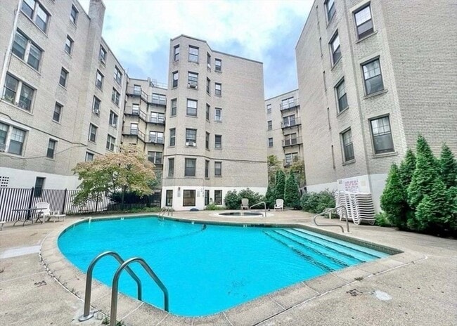 Building Photo - 370 Chestnut Hill Ave Unit 45