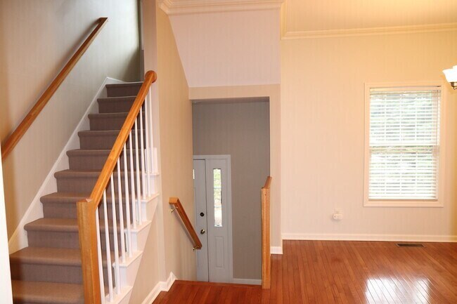 Photo - 570 Danbury Road