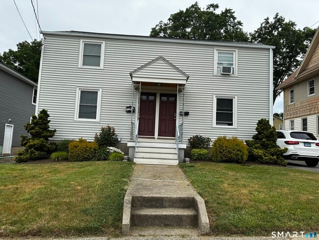 Building Photo - 424 Rockwell Ave