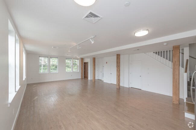2 BR, 2.5 BA
