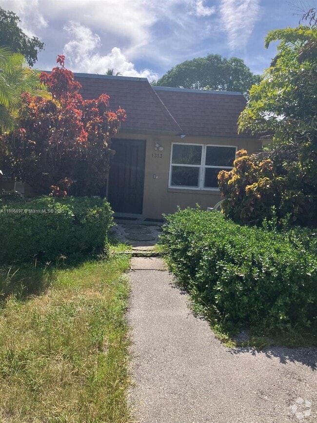 Building Photo - 1311 NW 5th Ave Unit 1311 Rental