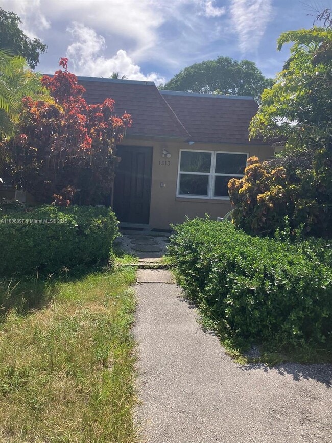Photo - 1311 NW 5th Ave Apartment Unit 1311
