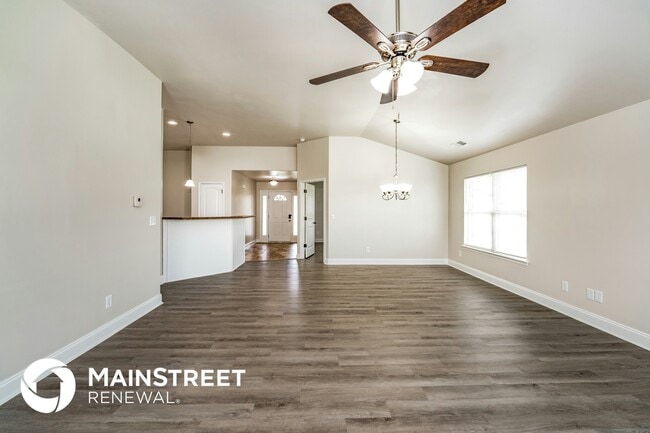 Photo - 955 Clover Ave