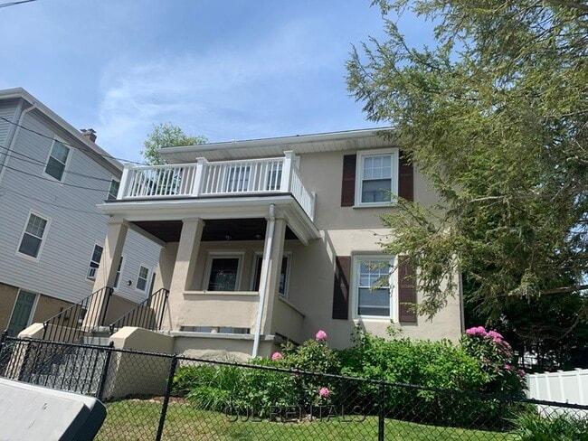 Building Photo - 40 Sterling Rd