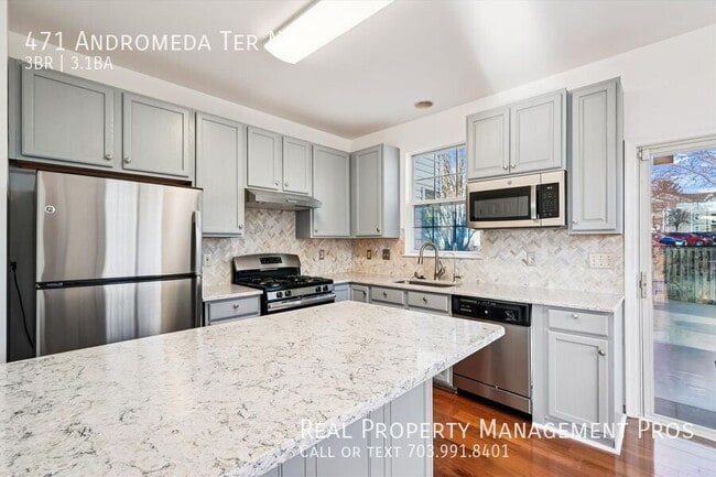Photo - 471 Andromeda Terrace NE