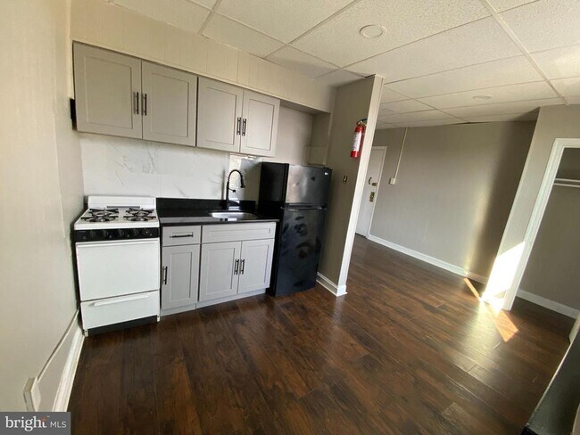 Photo - 2930 Frankford Ave