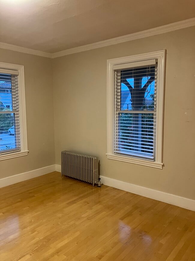 Building Photo - 24 Lee St Unit 1