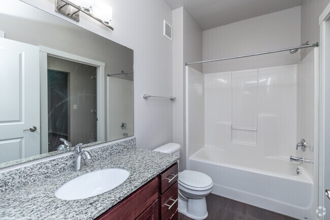 2BR, 2BA - 1,130SF - Second Bathroom