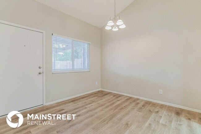 Photo - 1612 W Citation Ln