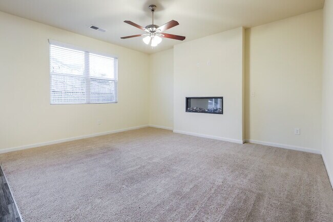 Photo - 322 Hamilton Pointe Dr