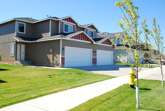 Airway Townhomes - Airway Townhomes