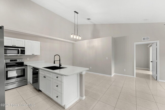 Photo - 158 Empress Ave