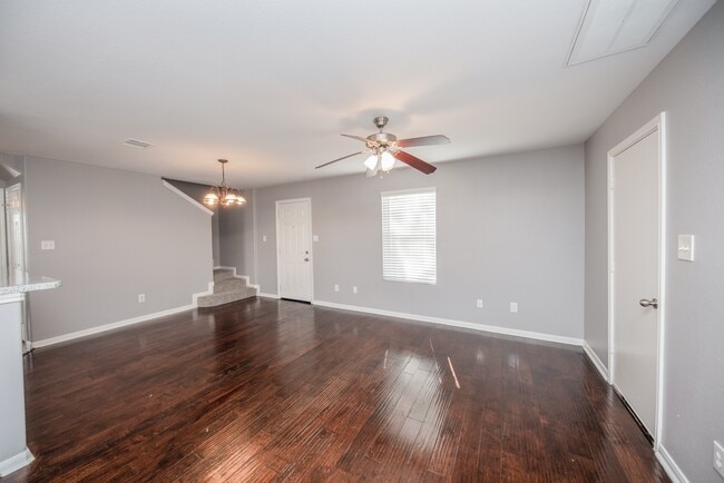 1631 Dove Run