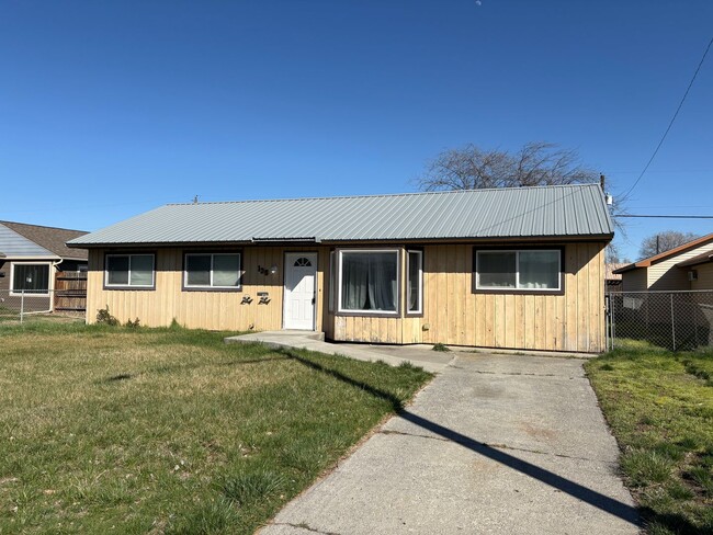 Building Photo - Reduced Rent-Ephrata