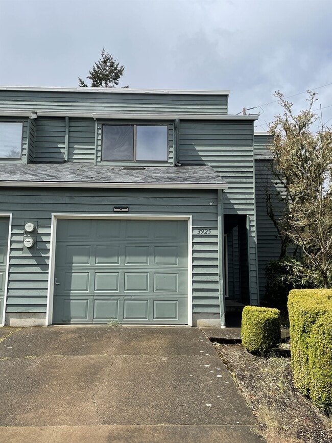 Photo - 3925 NW Walnut Pl