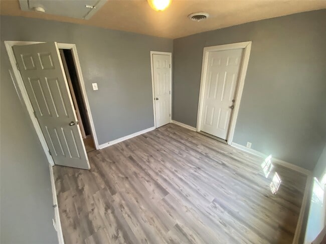 Photo - 2103 Holly Dr