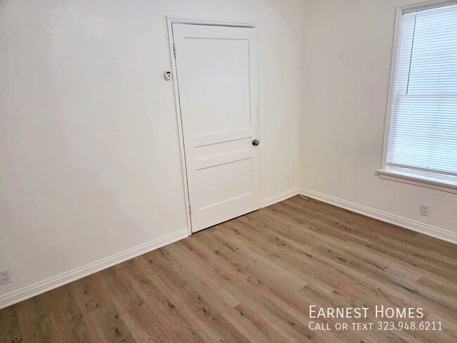 Photo - 127 N Doheny Dr Unit 6