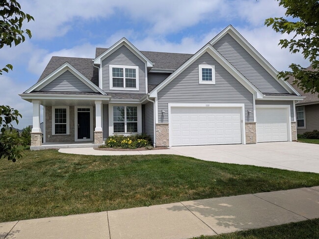 Building Photo - 1520 Foxwood Pass Rental